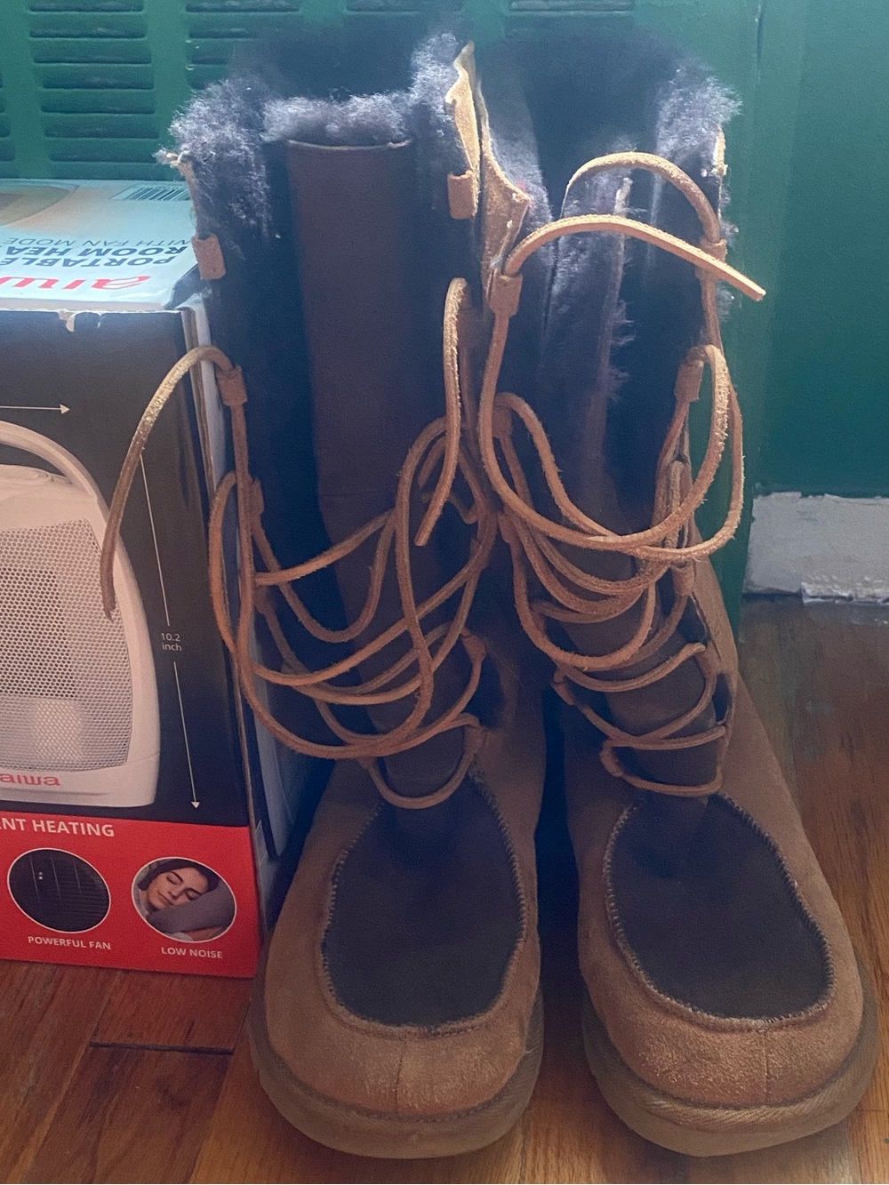 Women’s Suede Lace-Up Winter Boots in Brown